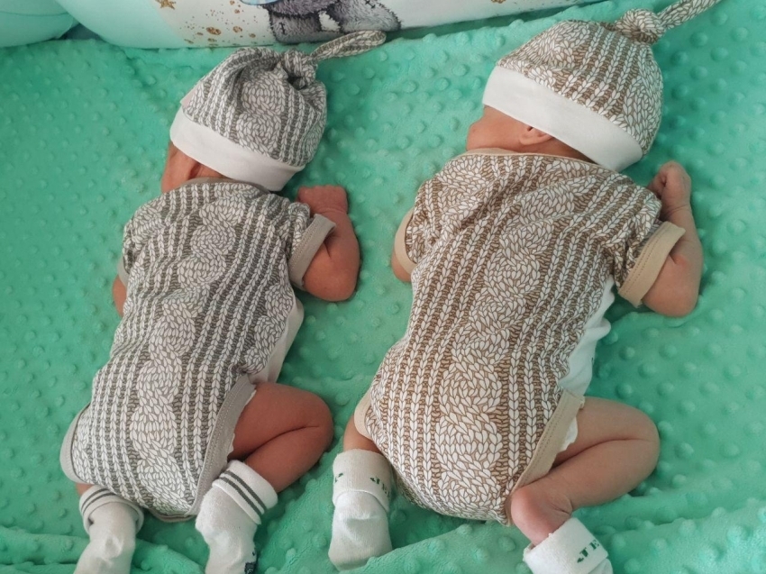 Первая двойня с начала года родилась в Александрово-Заводском районе